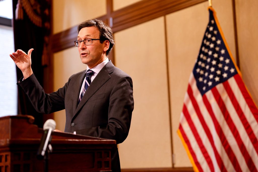 Gov. Ferguson Turns to Business Leaders Amid Cooling WA Economy